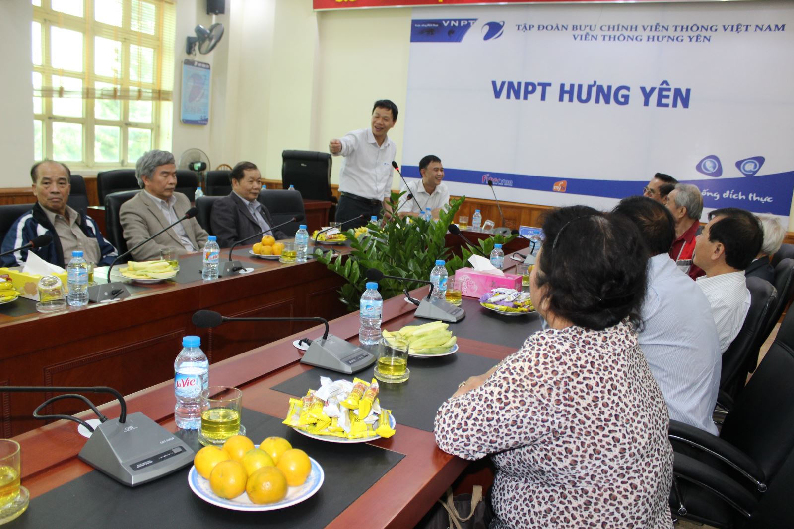 VNPT HƯNG YÊN ĐÓN TIẾP THÂN MẬT ĐOÀN CÁN BỘ LÃO THÀNH CLB TRUYỀN THỐNG KHÁNG CHIẾN KHỐI THÔNG TIN GIAO BƯU MIỀN NAM