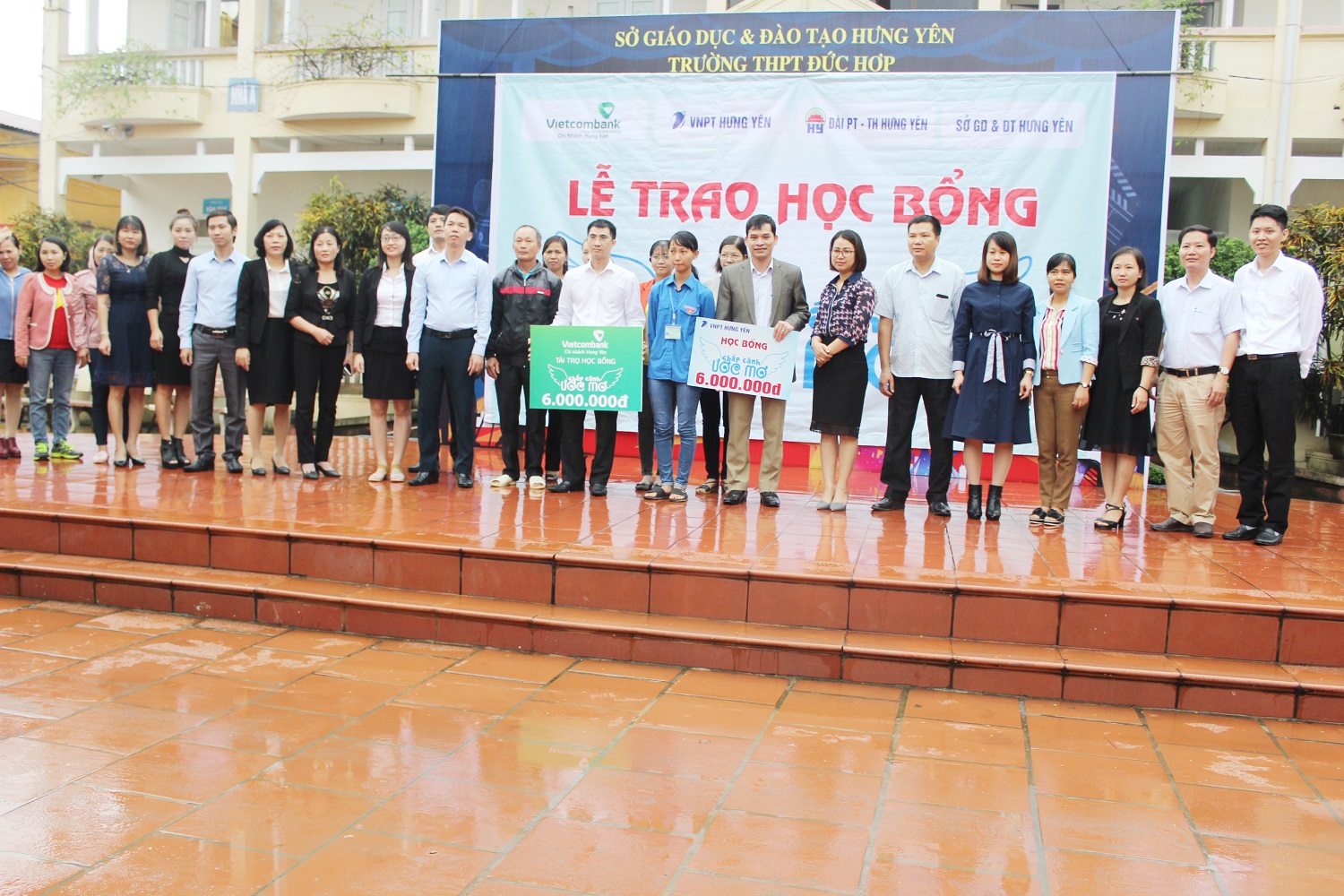 VNPT HƯNG YÊN: HỌC BỔNG 6 TRIỆU ĐỒNG ĐẾN VỚI HỌC SINH NGHÈO VƯỢT KHÓ