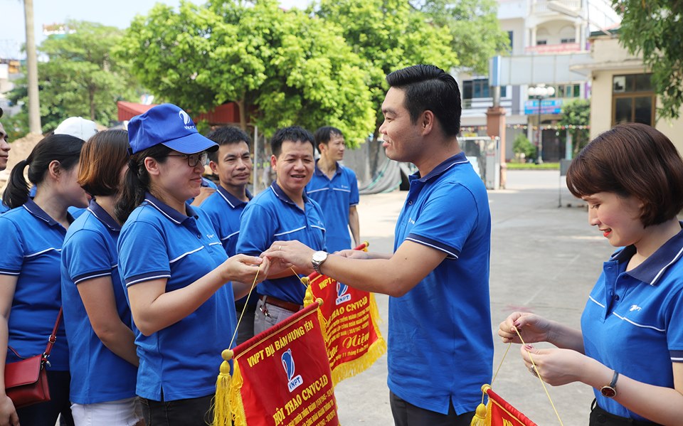 VNPT ĐỊA BÀN HƯNG YÊN TỔ CHỨC NHIỀU HOẠT ĐỘNG THIẾT THỰC, Ý NGHĨA CHÀO MỪNG 74 NGÀY TRUYỀN THỐNG NGÀNH VÀ 72 NĂM THÀNH LẬP CÔNG ĐOÀN THÔNG TIN VÀ TRUYỀN THÔNG VIỆT NAM