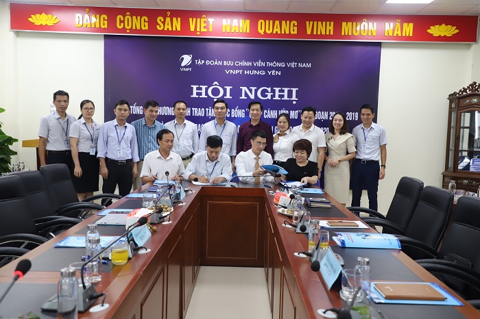 VNPT HƯNG YÊN TIẾP TỤC  TÀI TRỢ HỌC BỔNG “CHẮP CÁNH ƯỚC MƠ” NĂM HỌC 2019 - 2020